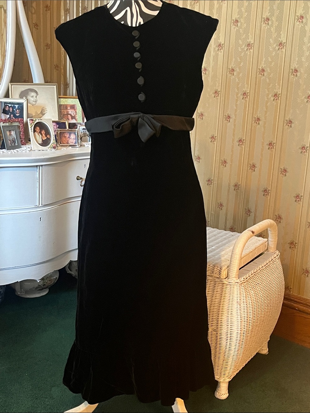 Vintage Harvey Berin Designer Karen Stark velvet cocktail dress